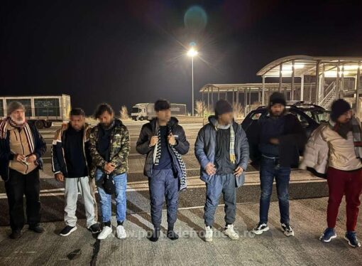 Șapte cetățeni din Bangladesh fără drept de a călători în Spațiul Schengen depistați de polițiștii de frontieră arădeni