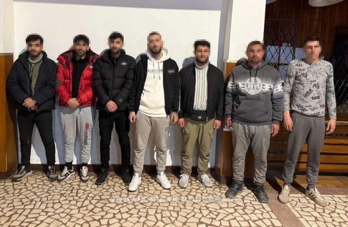 Nădlac: Cetățeni străini fără drept de a călători în spațiul Schengen depistați de polițiștii de frontieră