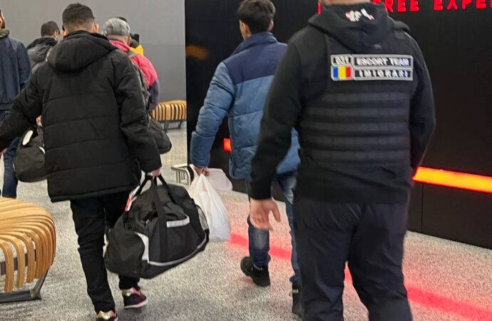 11 cetățeni străini, îndepărtați sub escortă din România după ce au fost depistați fără drept de ședere