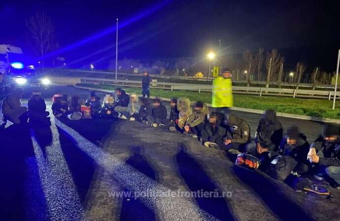22 de cetățeni străini fără drept de a călători în spațiul Schengen depistați de polițiștii de frontieră arădeni