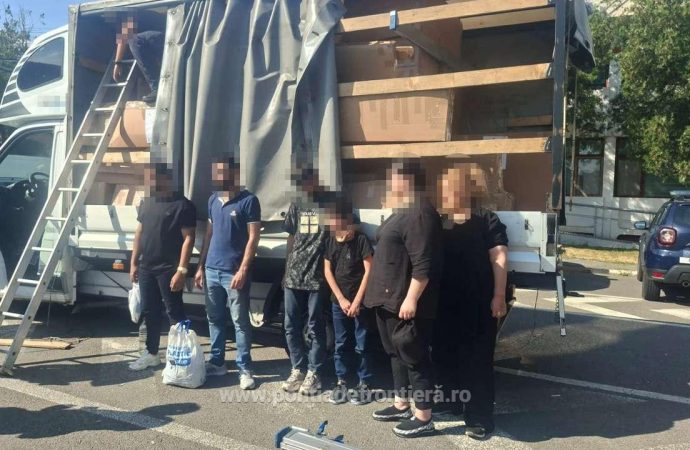 Nădlac: cetățeni străini fără drept de a călători în spațiul Schengen, depistați de polițiștii de frontieră