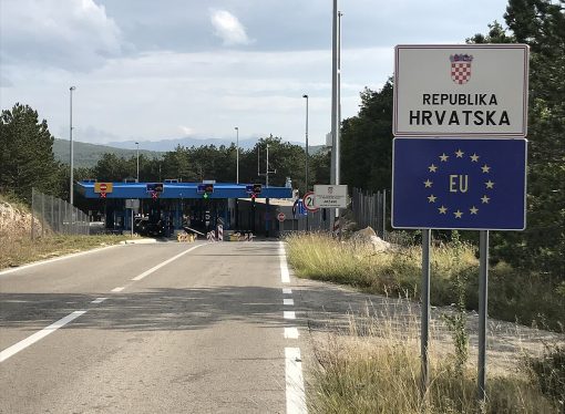 Rețea de trafic de migranți destructurată în Balcanii de Vest: patru arestări după o anchetă amplă coordonată de Europol