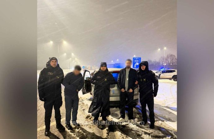 Trafic de migranți și documente false, descoperite de polițiștii de frontieră giurgiuveni