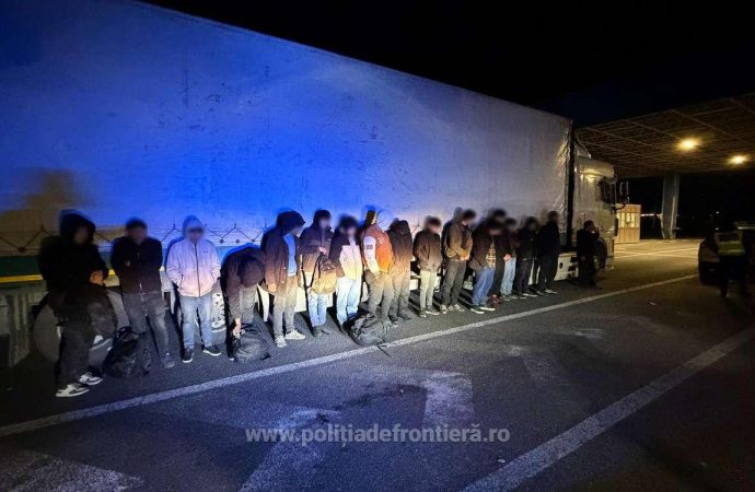 Nădlac: 16 migranți din Irak și Siria, descoperiți ascunși într-un auto-marfar